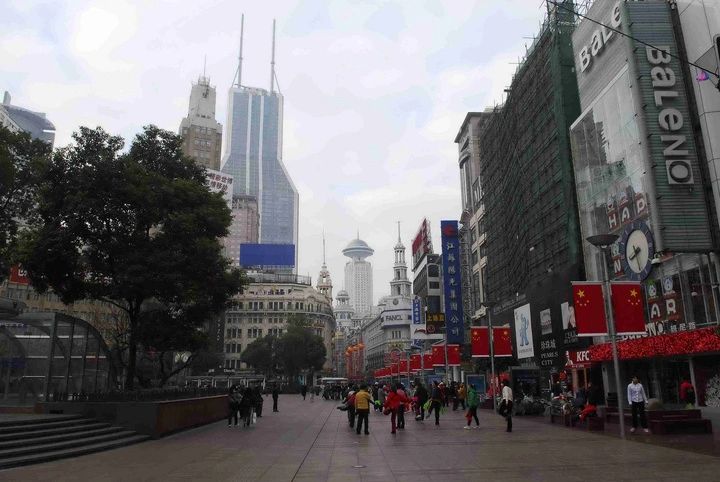 Discover Shanghai from Historic Lanes to the Skyline — travel photographs