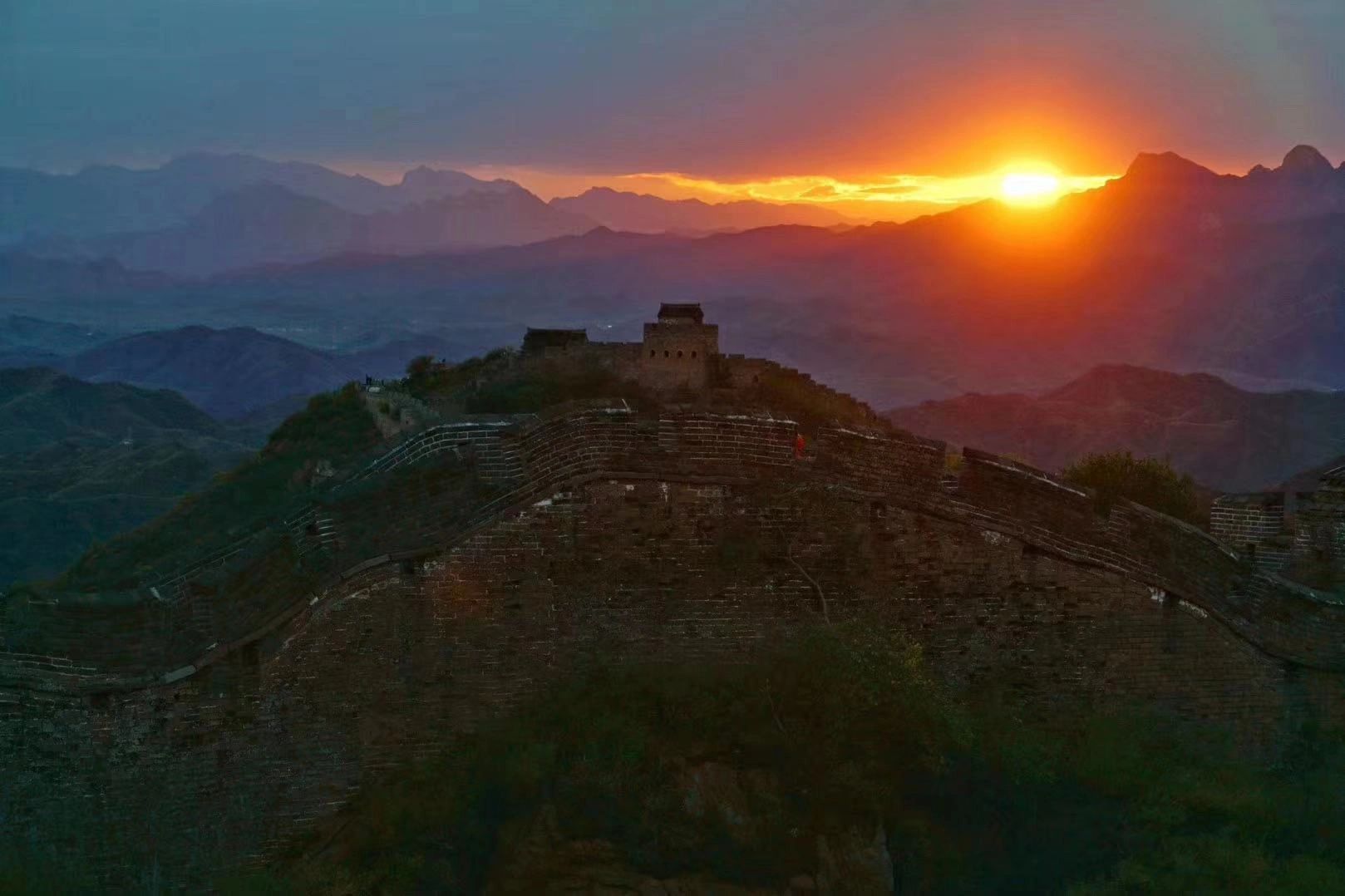 1R1: First Light on Jinshanling’s Watchtowers — travel photographs