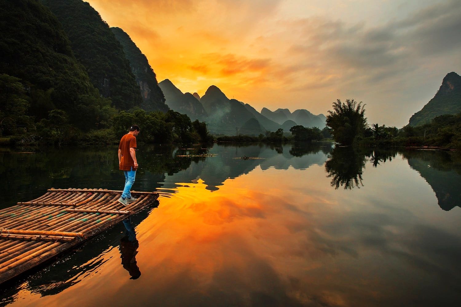 Li River Bamboo Rafting and Rice Terrace Hiking at Yangshuo and Guilin