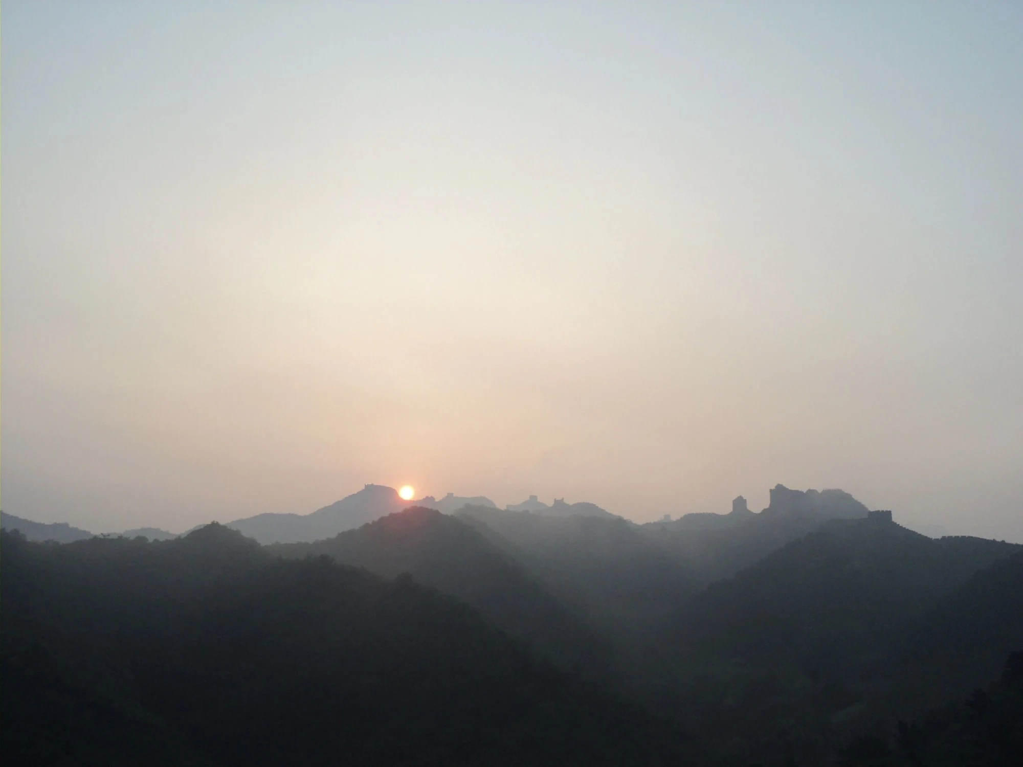 1R2: Sunrise at Gubeikou and a Walk toward Jinshanling — travel photographs