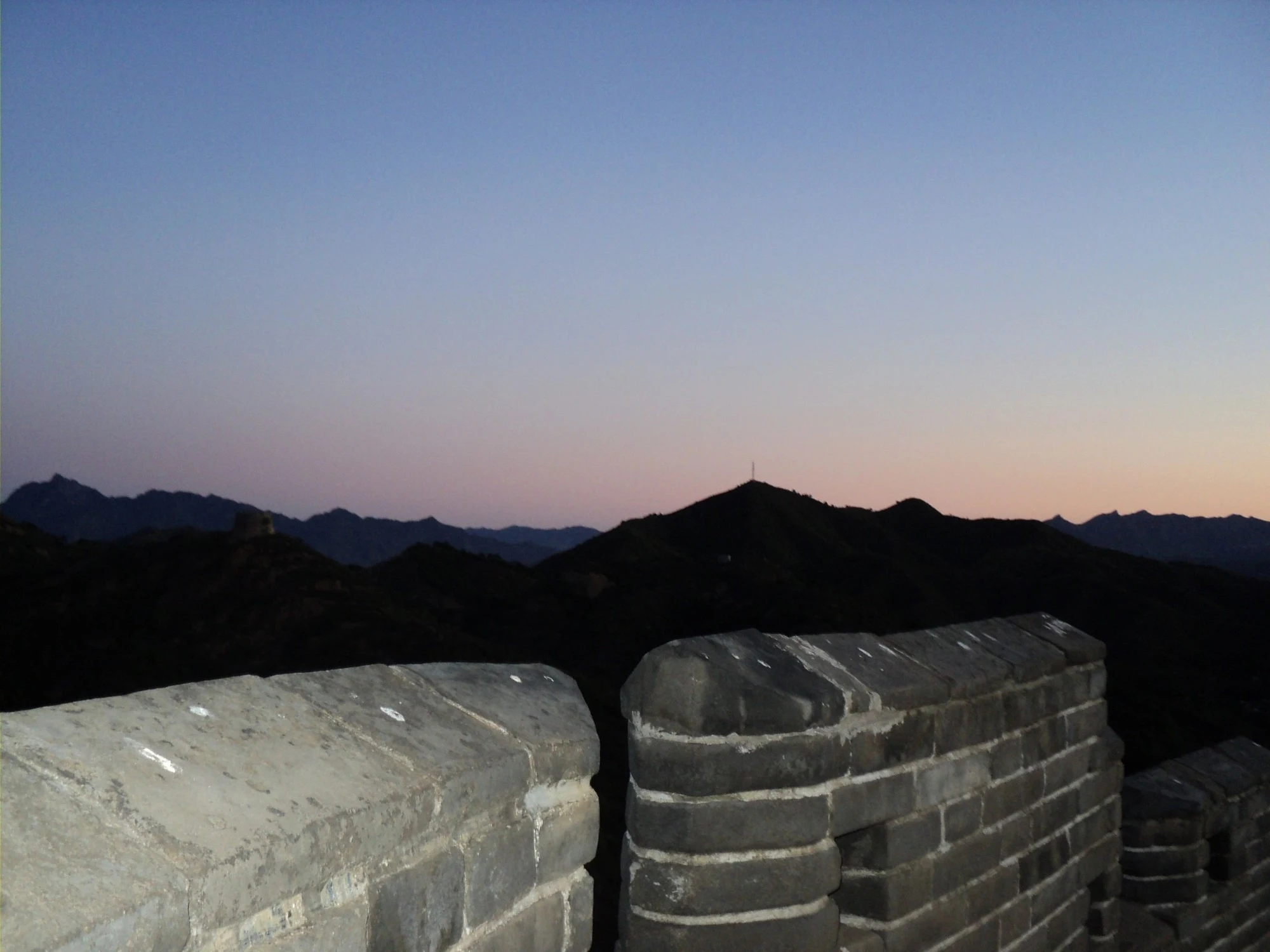 1R2: Sunrise at Gubeikou and a Walk toward Jinshanling — travel photographs