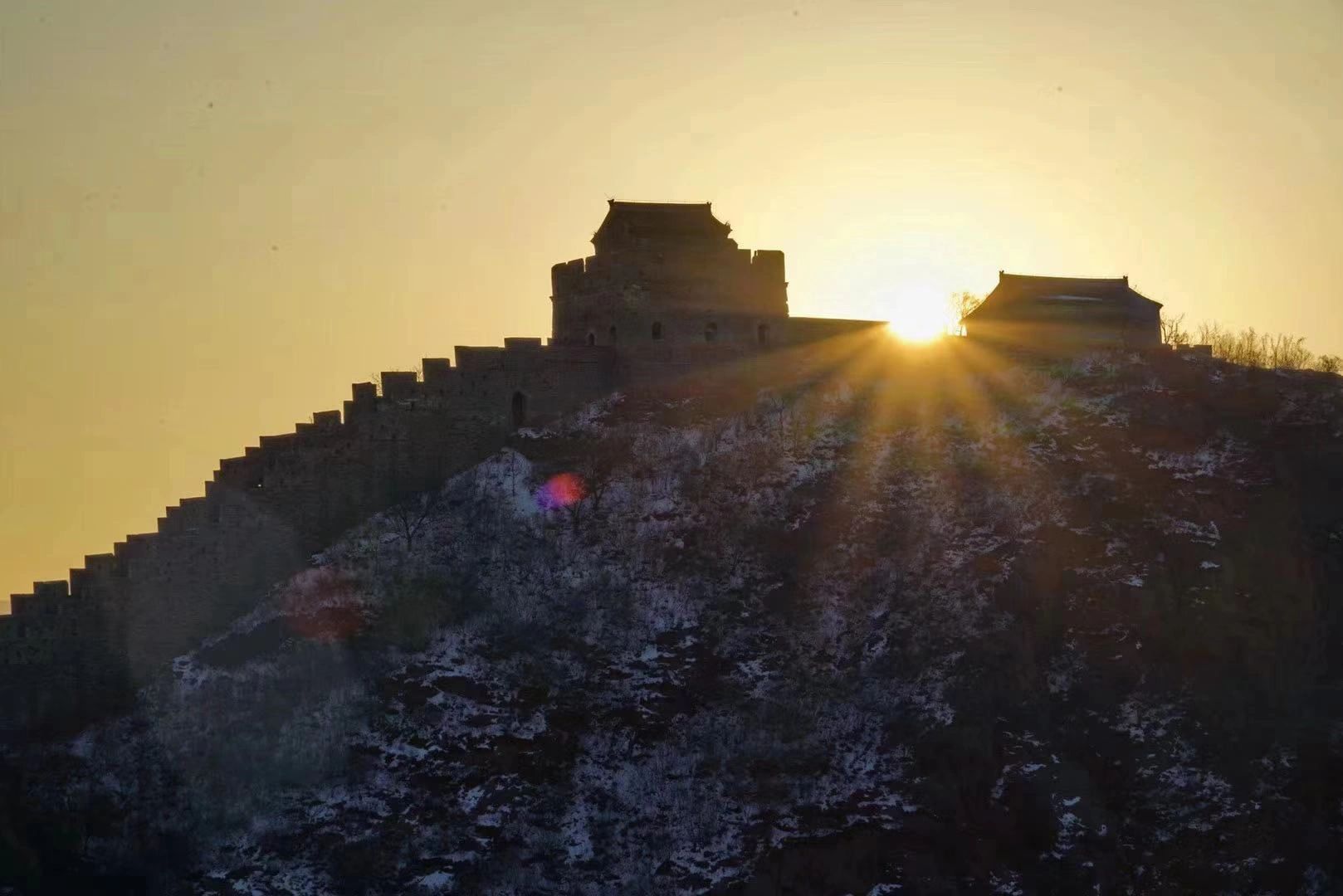 1R2: Sunrise at Gubeikou and a Walk toward Jinshanling — travel photographs